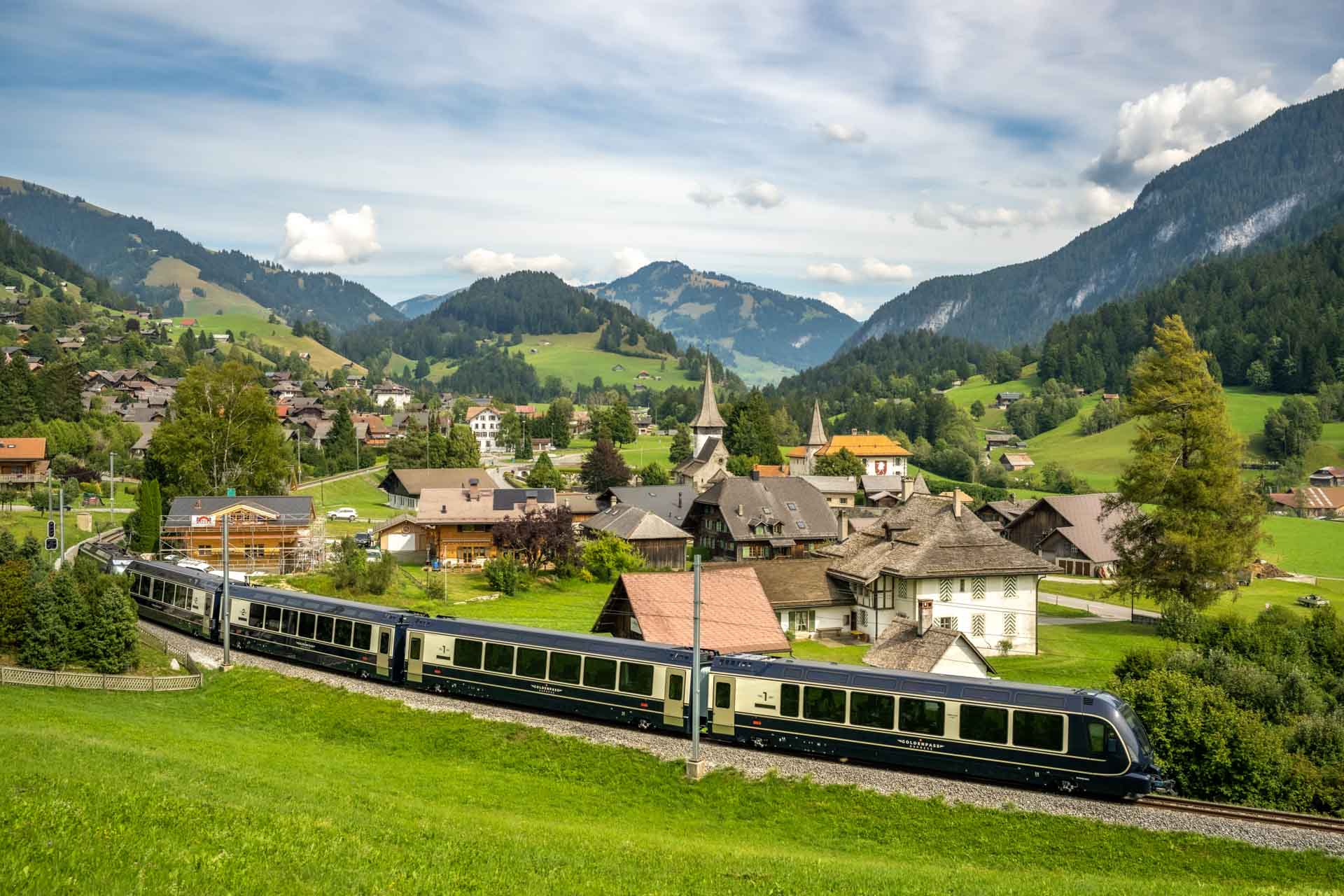 GoldenPass Express : Train Panoramique Entre Montreux Et Interlaken